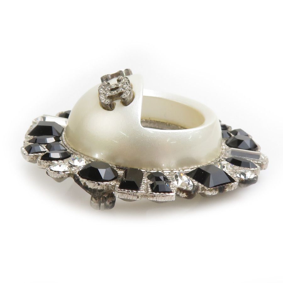Chanel Brooch CC Logo — view 4