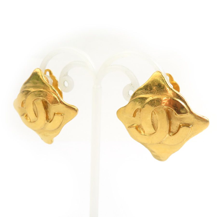 Chanel Earrings CC Logo Gold Plated — view 2