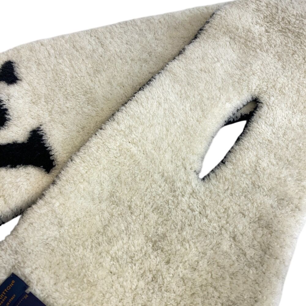 Louis Vuitton LV Logo Scarf Confit — view 8