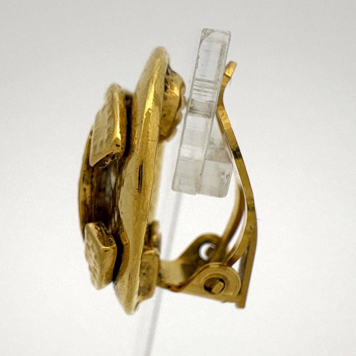 Chanel CC Logo Earrings Round Gold Plated — view 2