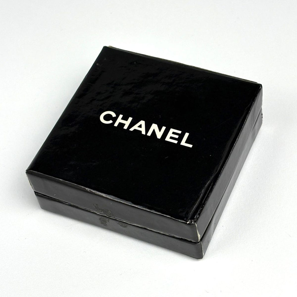 Chanel CC Logo Earrings Round Gold Plated — view 6