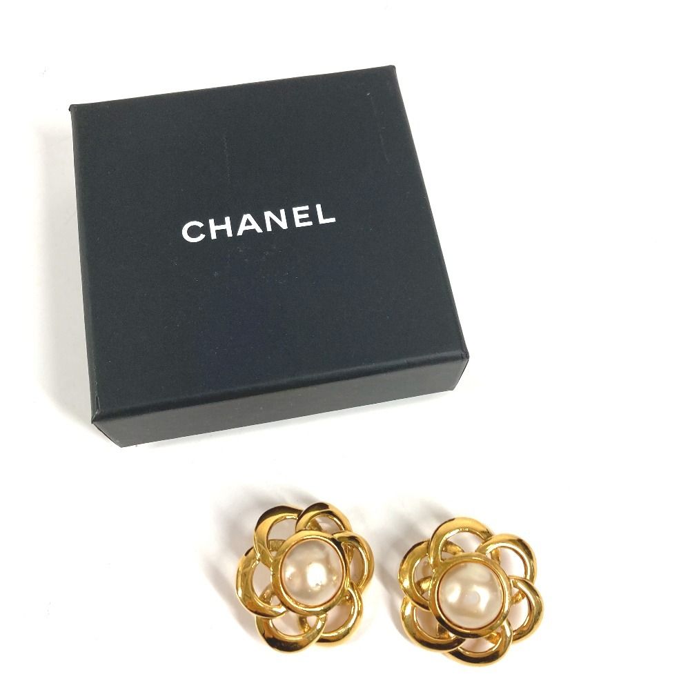 Chanel Earrings Faux Pearl Flower Metal Gold — view 9
