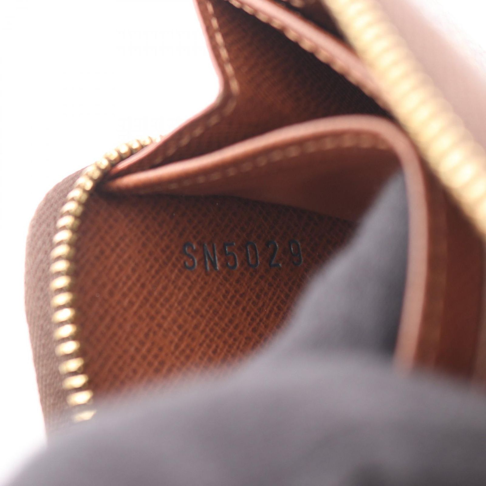 Louis Vuitton Coin Case Zippy Purse Canvas — view 5
