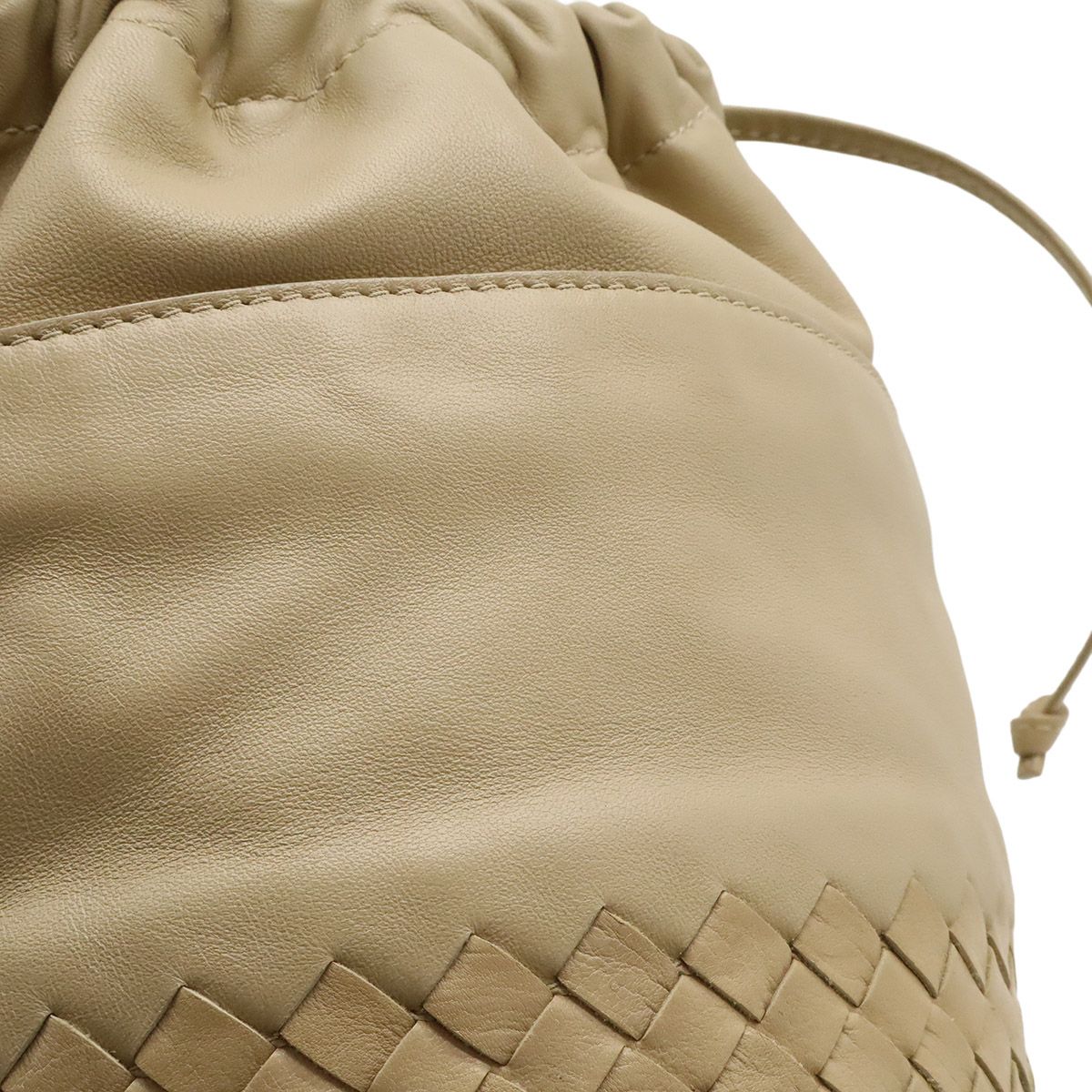 Bottega Veneta Intrecciato Shoulder Bag Crossbody Drawstring Leather Beige — view 7