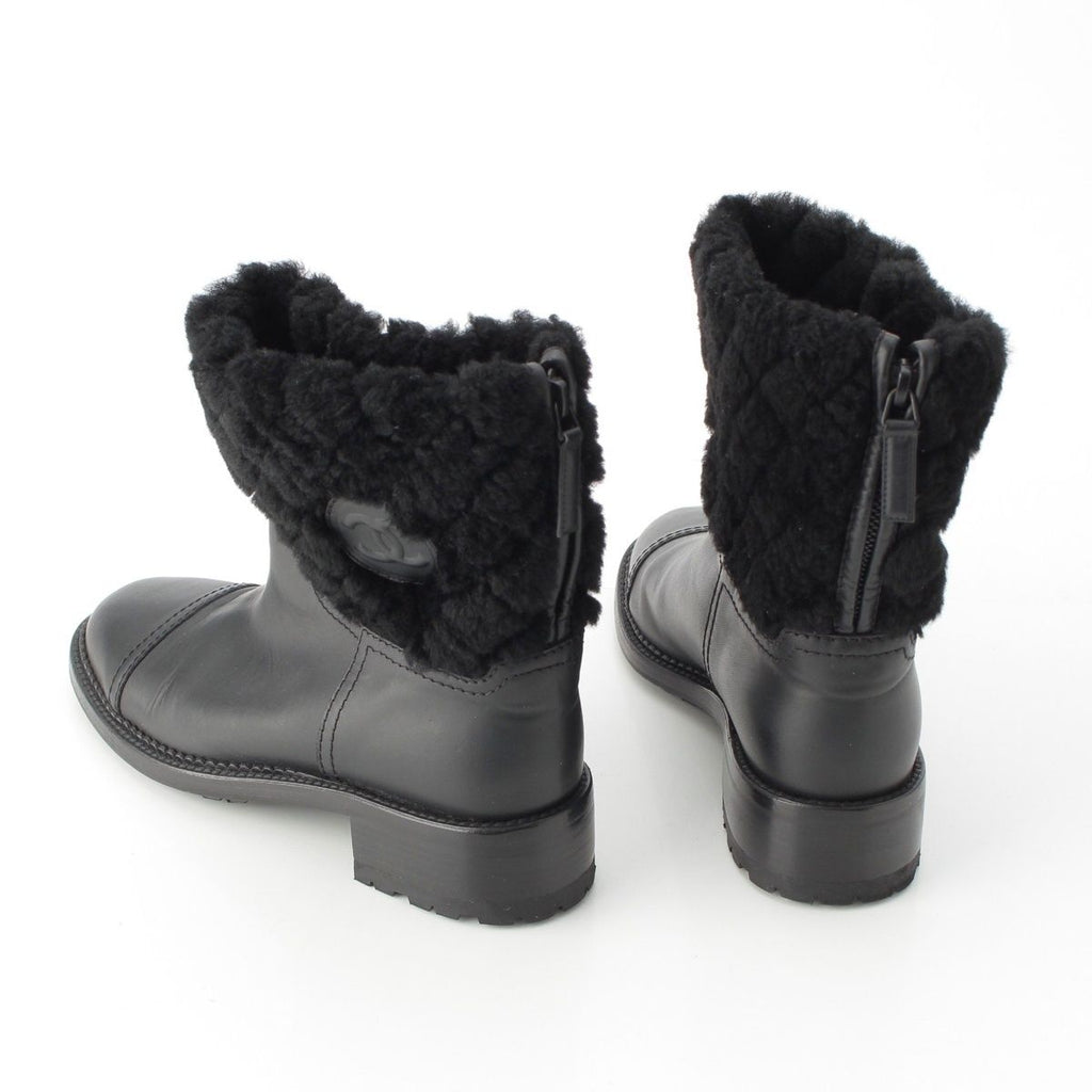 Chanel Leather CC Logo Shearling Quilted Back Zip Boots Shoes Black 39 — view 4