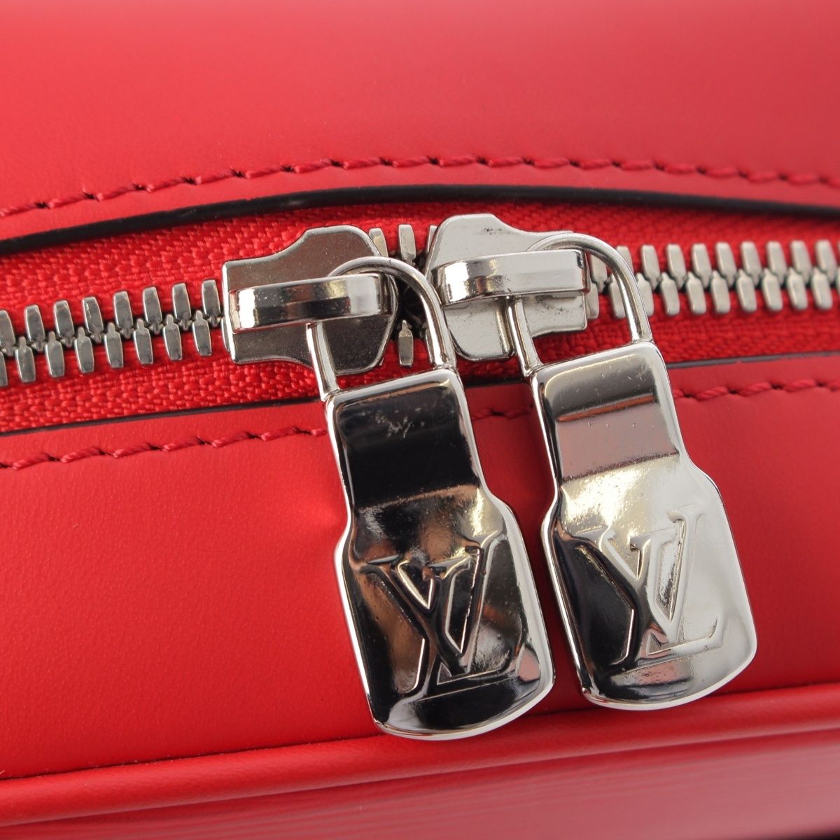 Louis Vuitton Supreme Danube PM Epi Logo Shoulder Bag Red — view 7