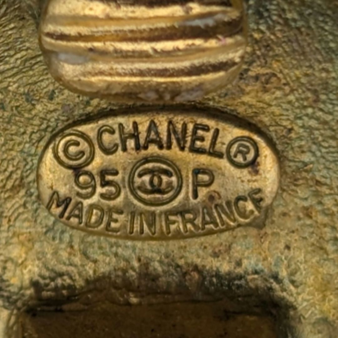 Chanel Earrings CC Logo Round Gold Vintage — view 8