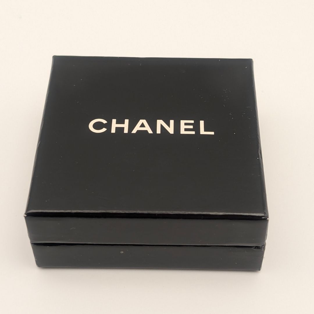 Chanel Earrings CC Logo Circle Gold First Era Vintage — view 8