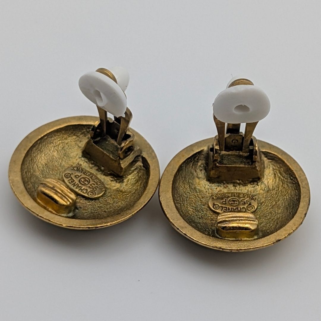 Chanel Earrings CC Logo Round Gold Vintage — view 6