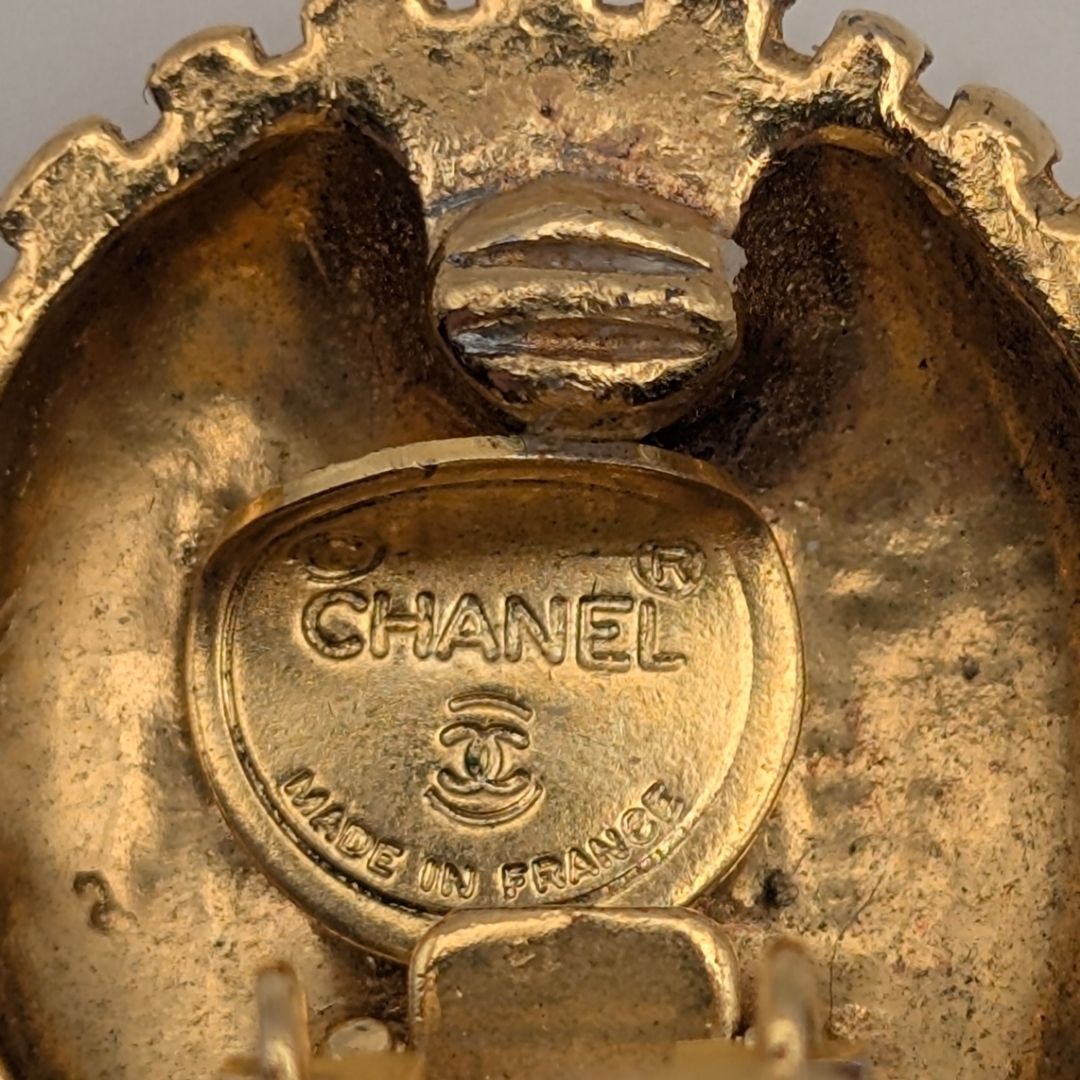 Chanel Earrings CC Logo Circle Gold First Era Vintage — view 7