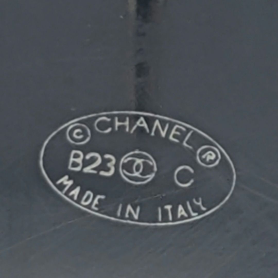Chanel Earrings CC Logo Gold Black Round — view 6