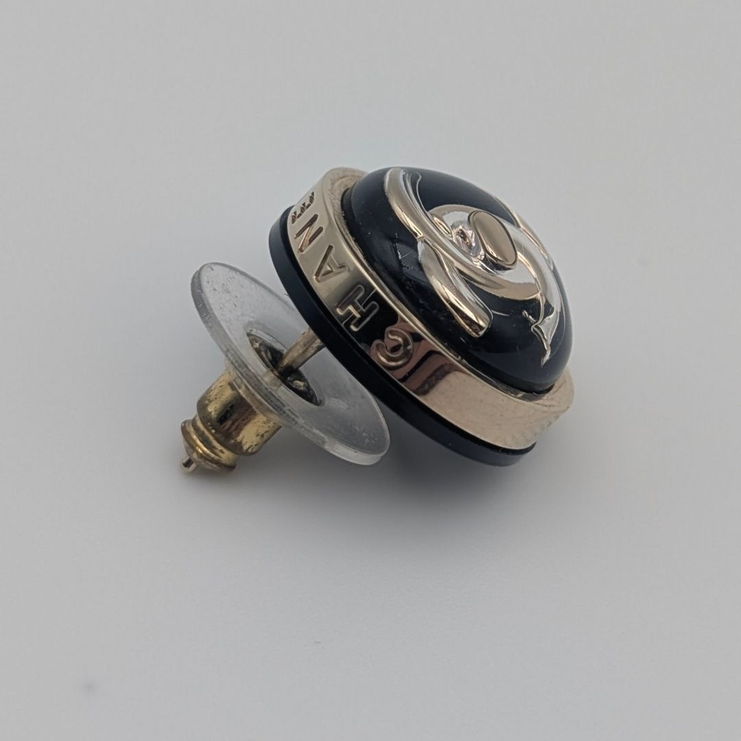 Chanel Earrings CC Logo Gold Black Round — view 3