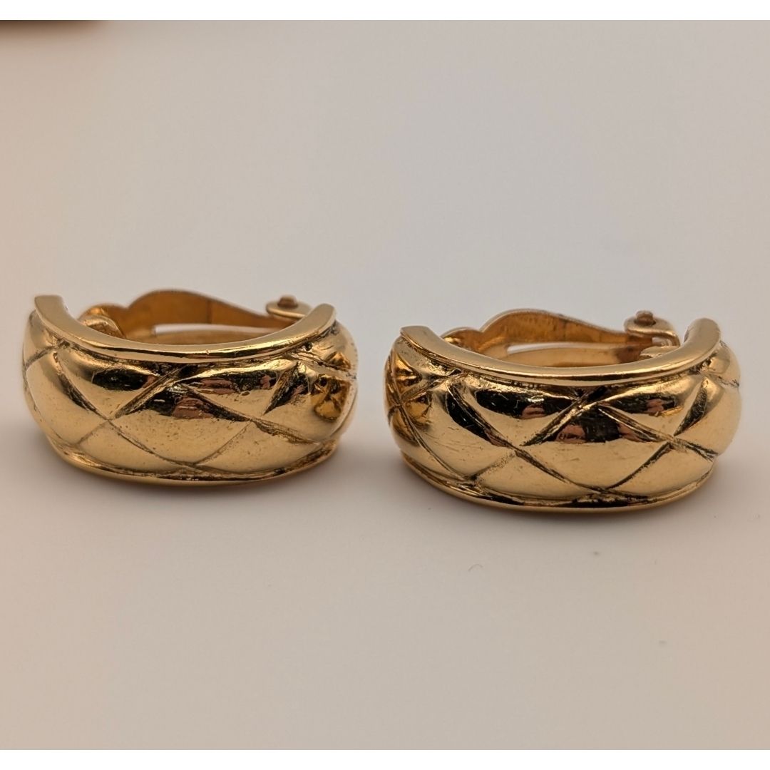 Chanel Earrings CC Logo Round Gold Vintage — view 4