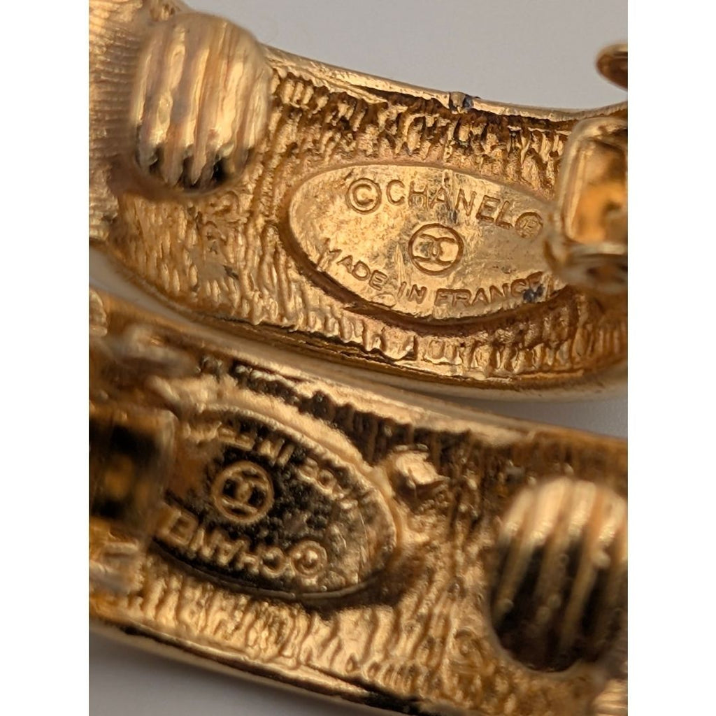 Chanel Earrings CC Logo Round Gold Vintage — view 7