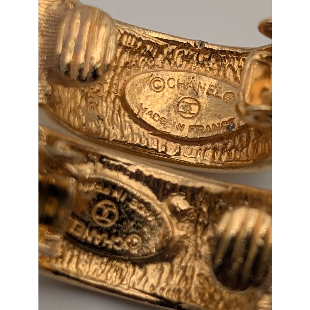 Chanel Earrings CC Logo Round Gold Vintage — view 7