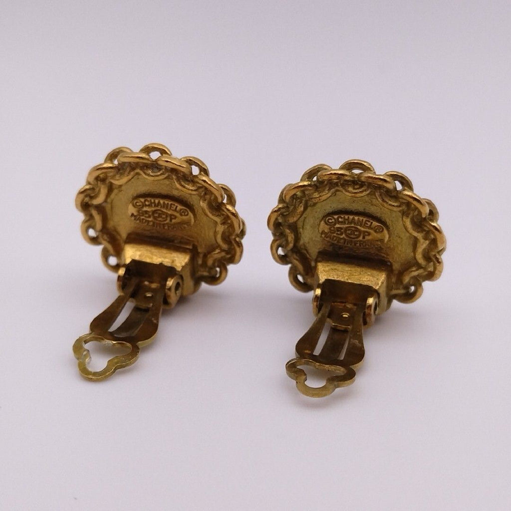 Chanel Earrings CC Logo Twist Gold Vintage — view 3