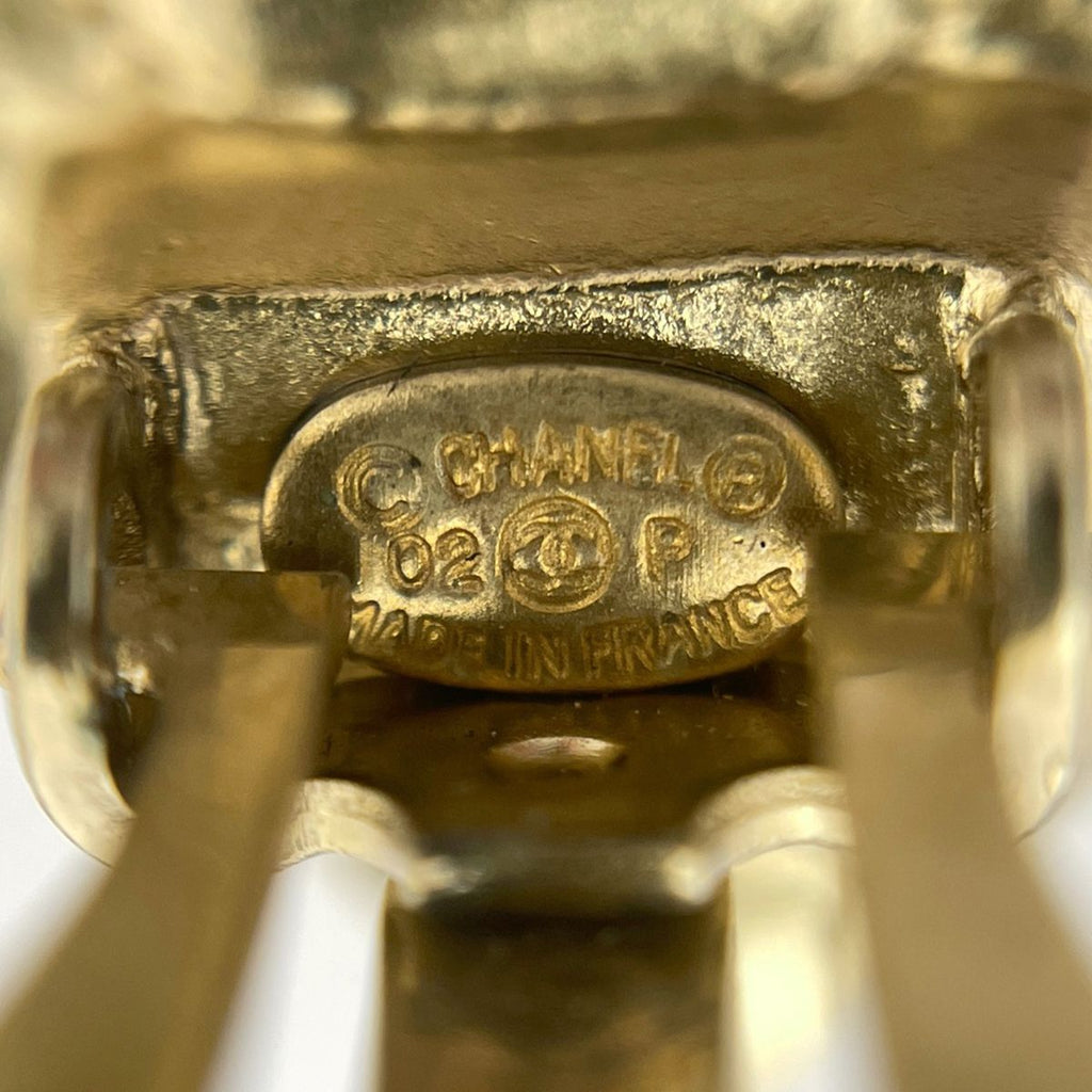 Chanel CC Logo Earrings Quilted Gold Plated — view 5