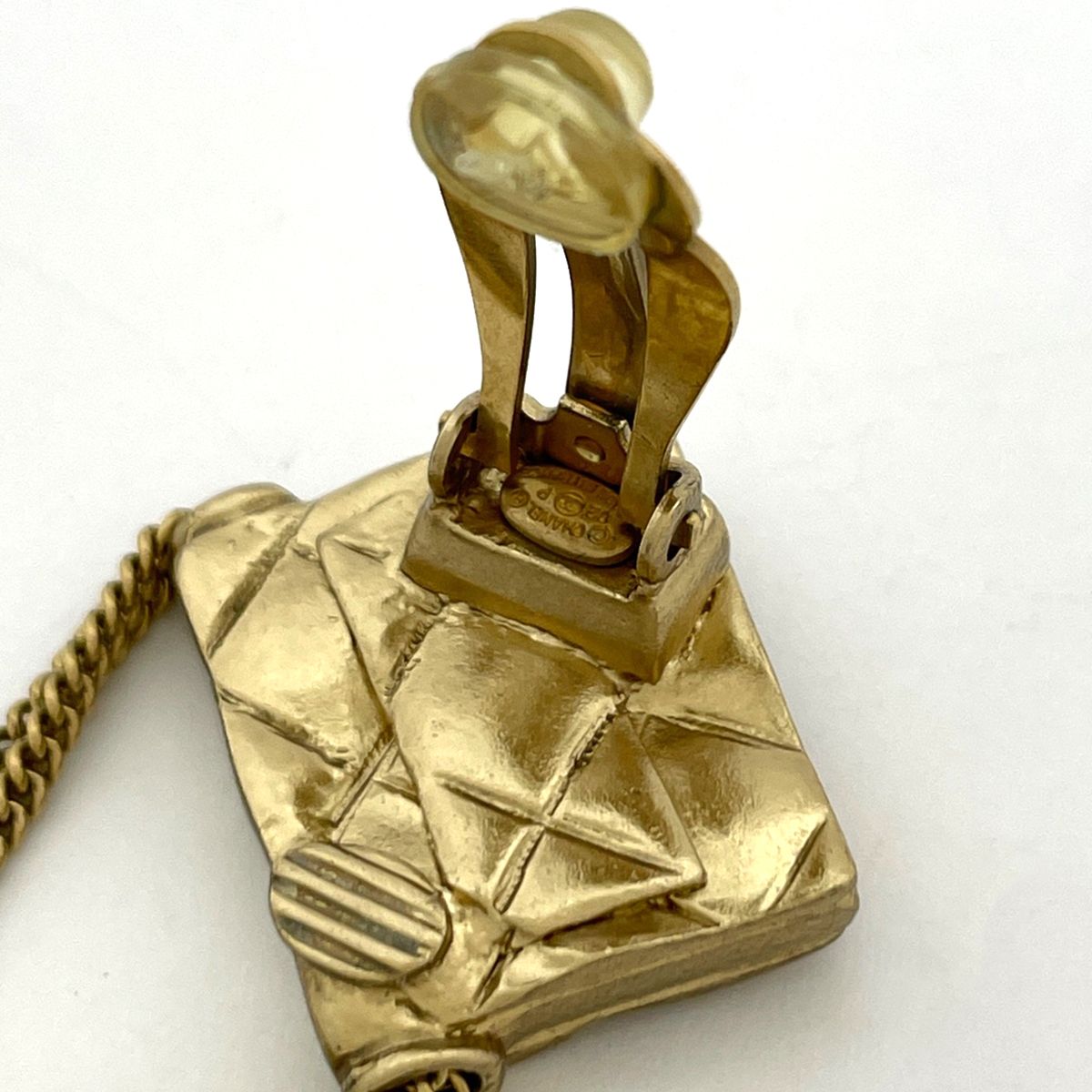 Chanel CC Logo Earrings Quilted Gold Plated — view 3