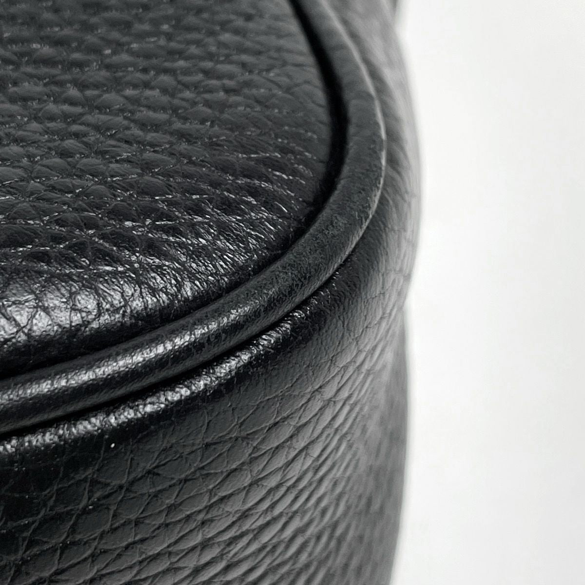Gucci Soho Shoulder Bag Fringe Interlocking Leather Black — view 3