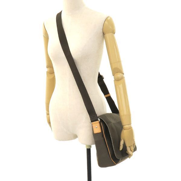 Louis Vuitton Damier Geant Petit Messager Shoulder Bag — view 9
