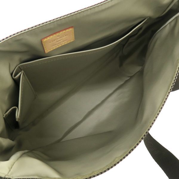 Louis Vuitton Damier Geant Petit Messager Shoulder Bag — view 3