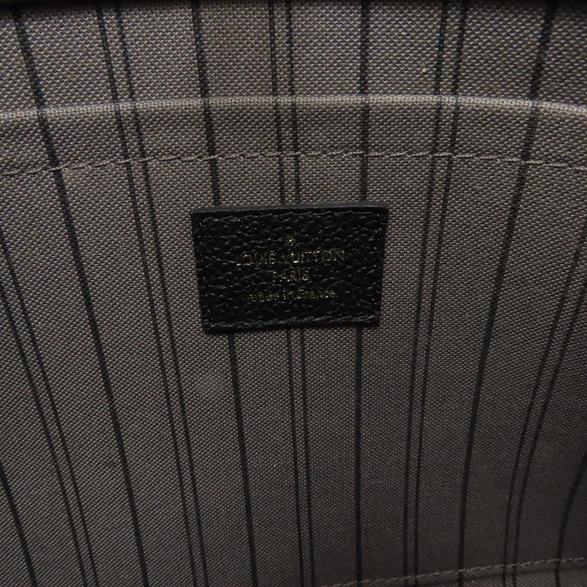 Louis Vuitton Montaigne MM Handbag Noir Black — view 6