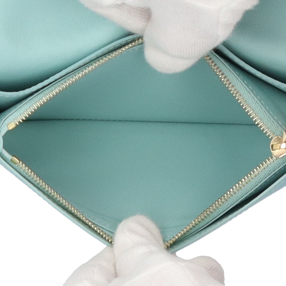 Louis Vuitton Vertical Wallet Taurillon Leather Beige Gale — view 7