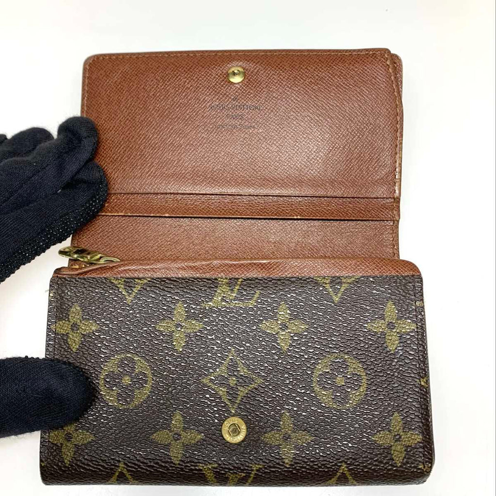 Louis Vuitton Bifold Wallet — view 5