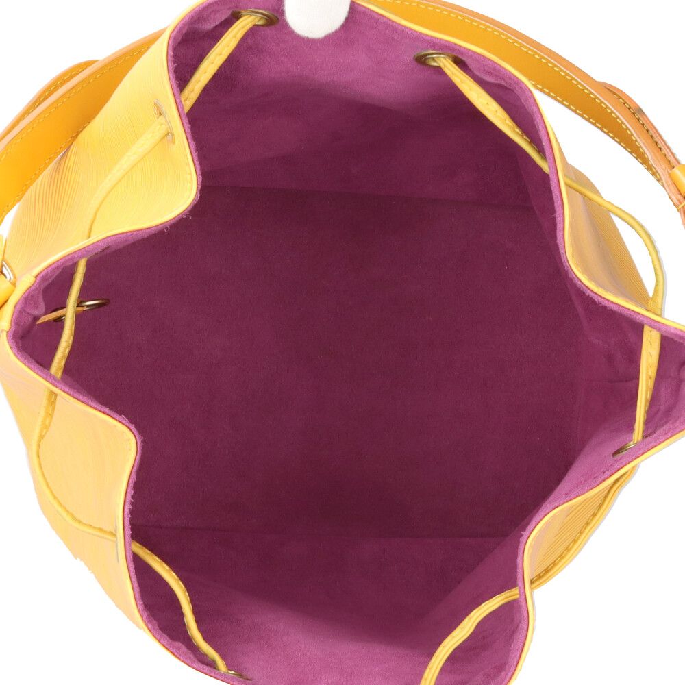 Louis Vuitton Petit Noe Epi Shoulder Bag Yellow — view 6