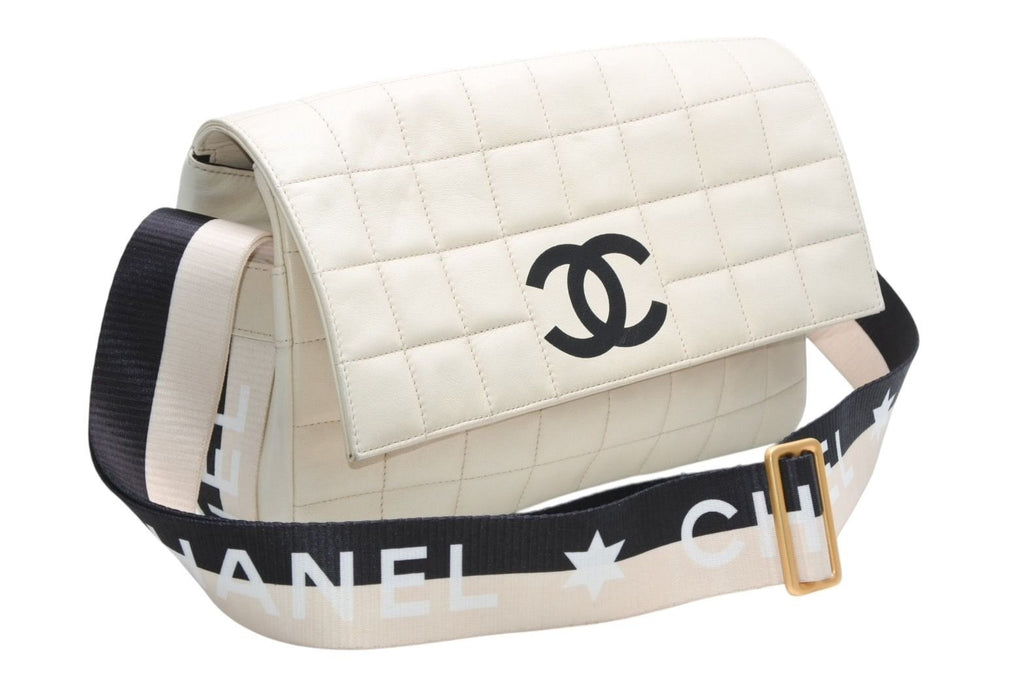Chanel Choco Bar Shoulder Bag CC Logo Lambskin Quilted Ivory Gold — view 2