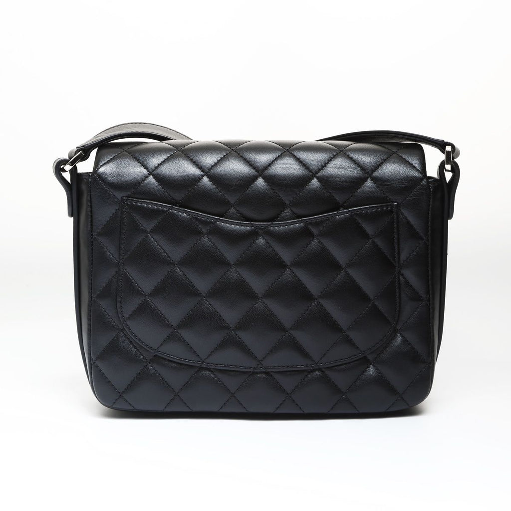 Chanel Shoulder Bag Frill Quilted Gold — view 3
