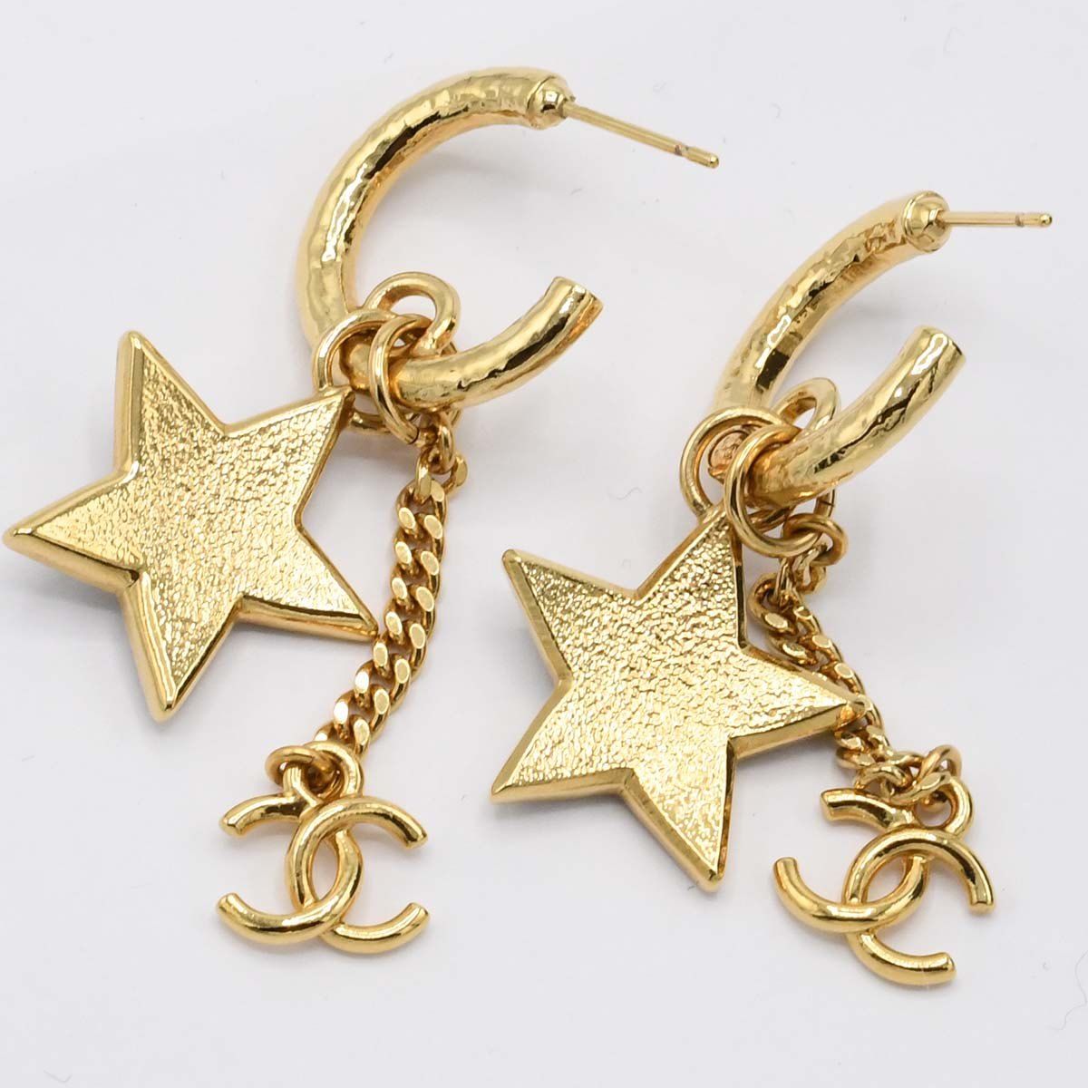 Chanel Earrings Star 24C CC Logo Gold — view 4