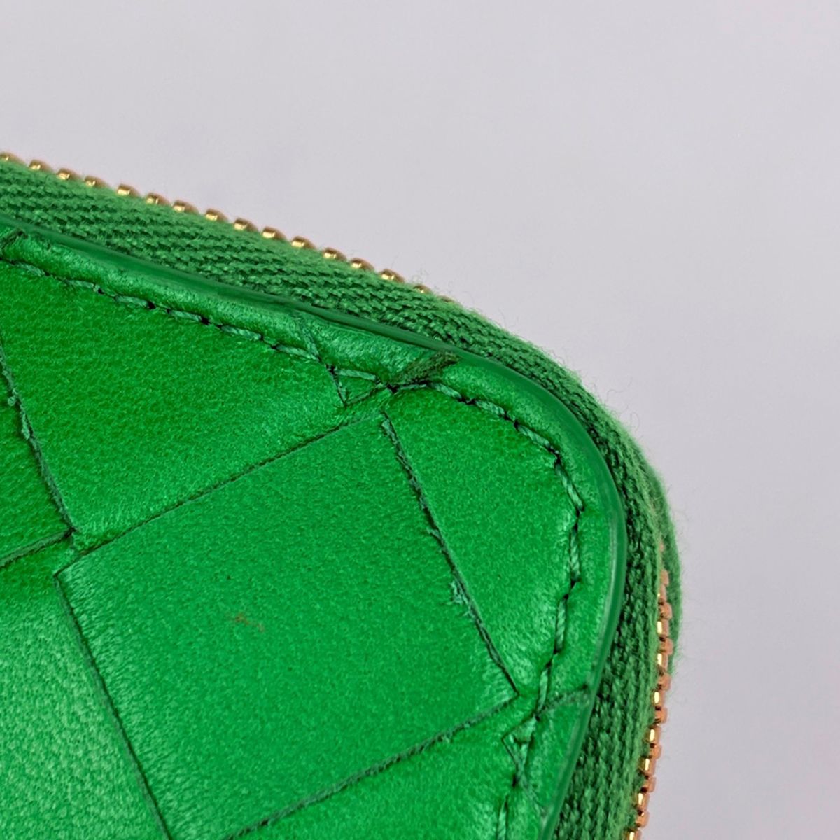 Bottega Veneta Intrecciato Wallet Zip Around Bifold Leather Green — view 4
