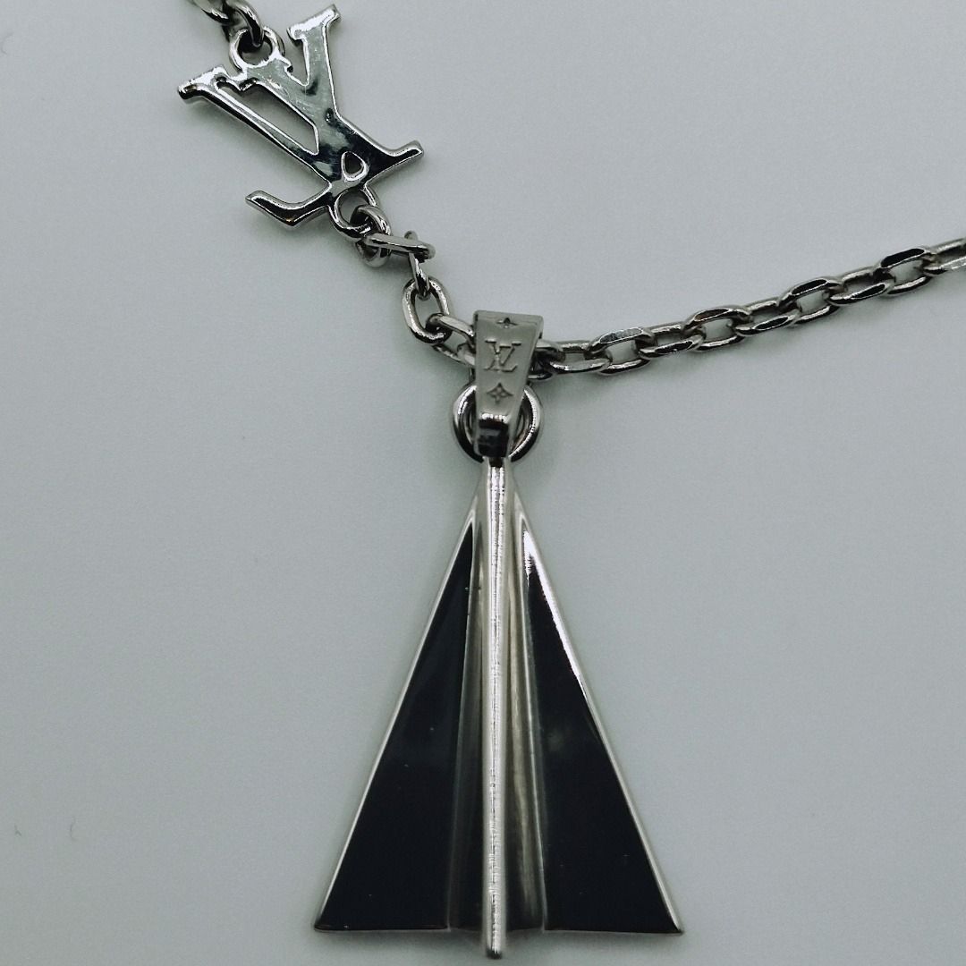 Louis Vuitton Pendant LV Pay Per Plain Necklace — view 4
