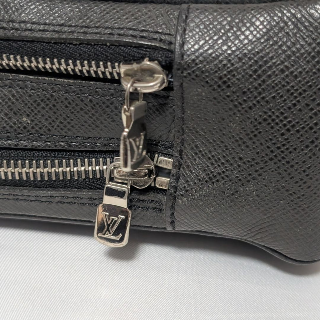 Louis Vuitton Pavel Taiga Ardoise Clutch — view 7