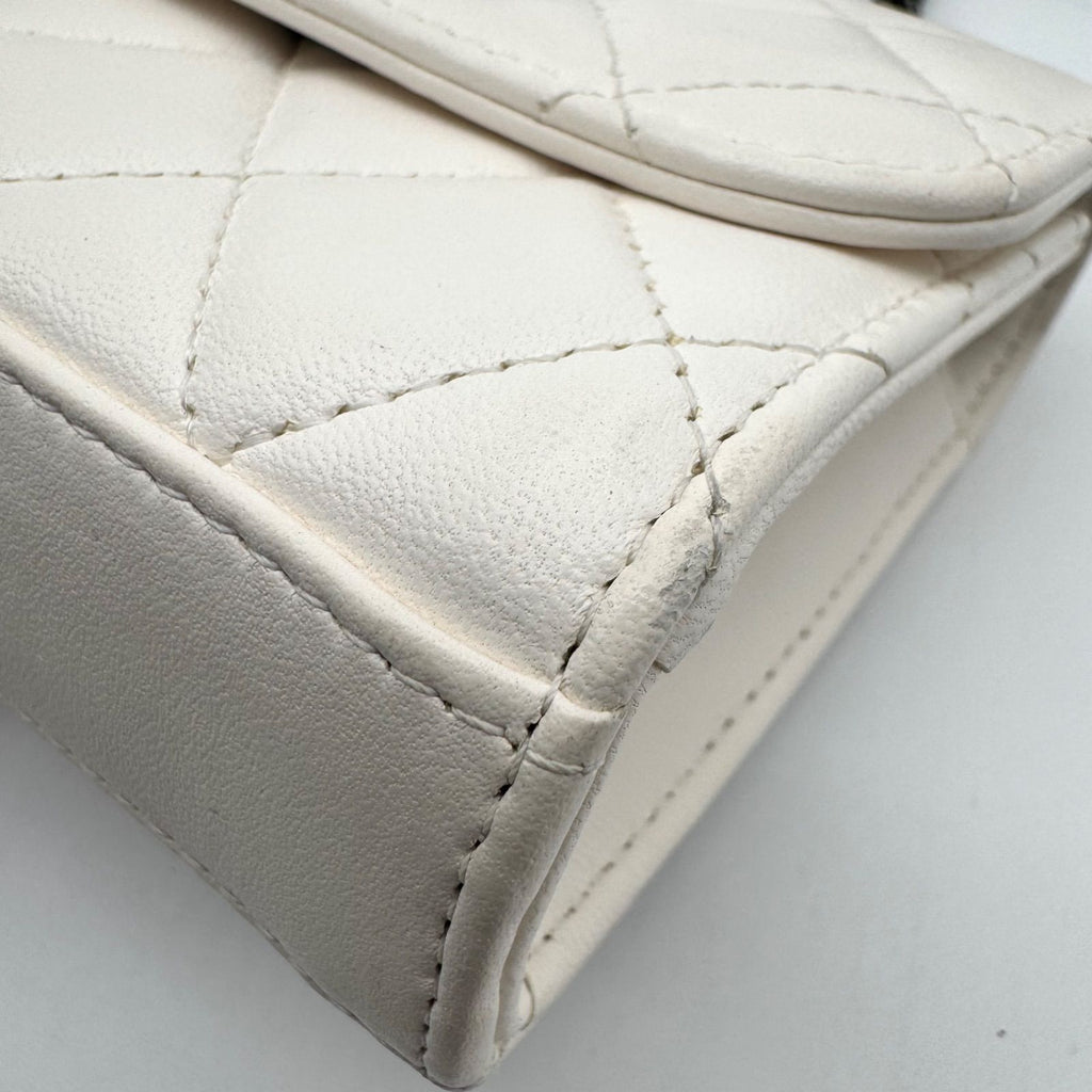Chanel Shoulder Bag Trendy CC Quilted Turnlock CC Logo White Chain — view 6
