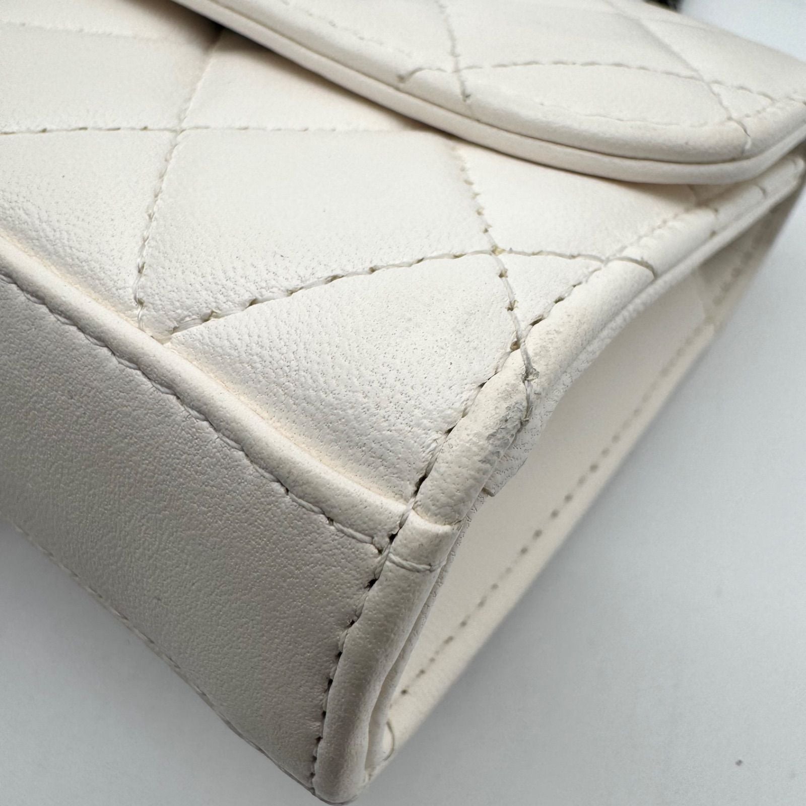 Chanel Shoulder Bag Trendy CC Quilted Turnlock CC Logo White Chain — view 6