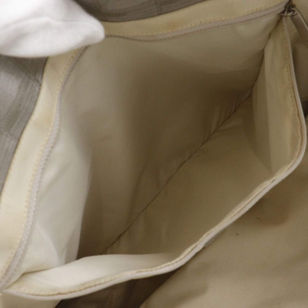 Chanel Tote MM New Travel — view 7