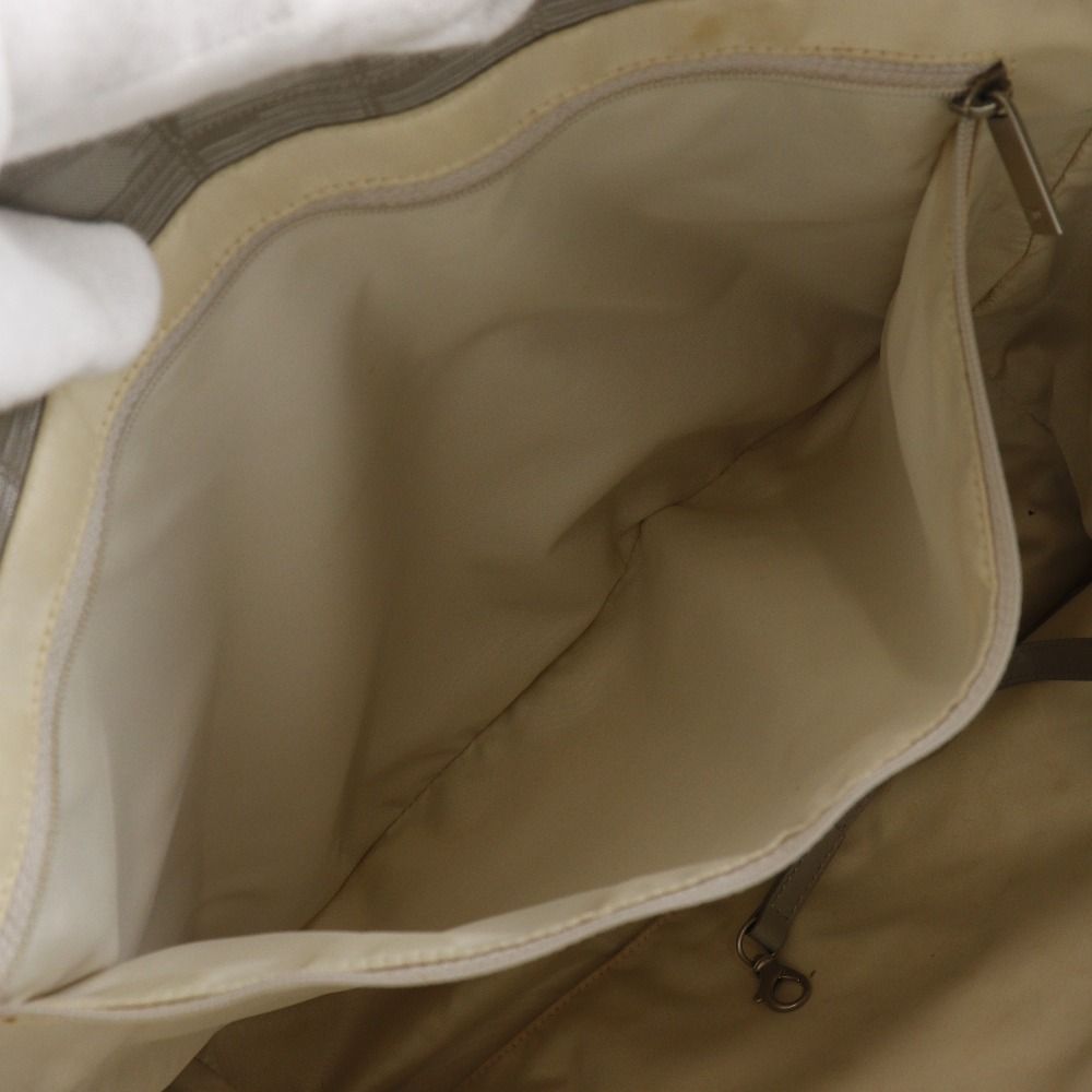 Chanel Tote MM New Travel — view 6