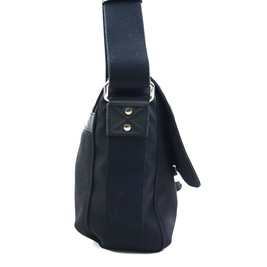 Gucci Shoulder Bag Leather — view 2