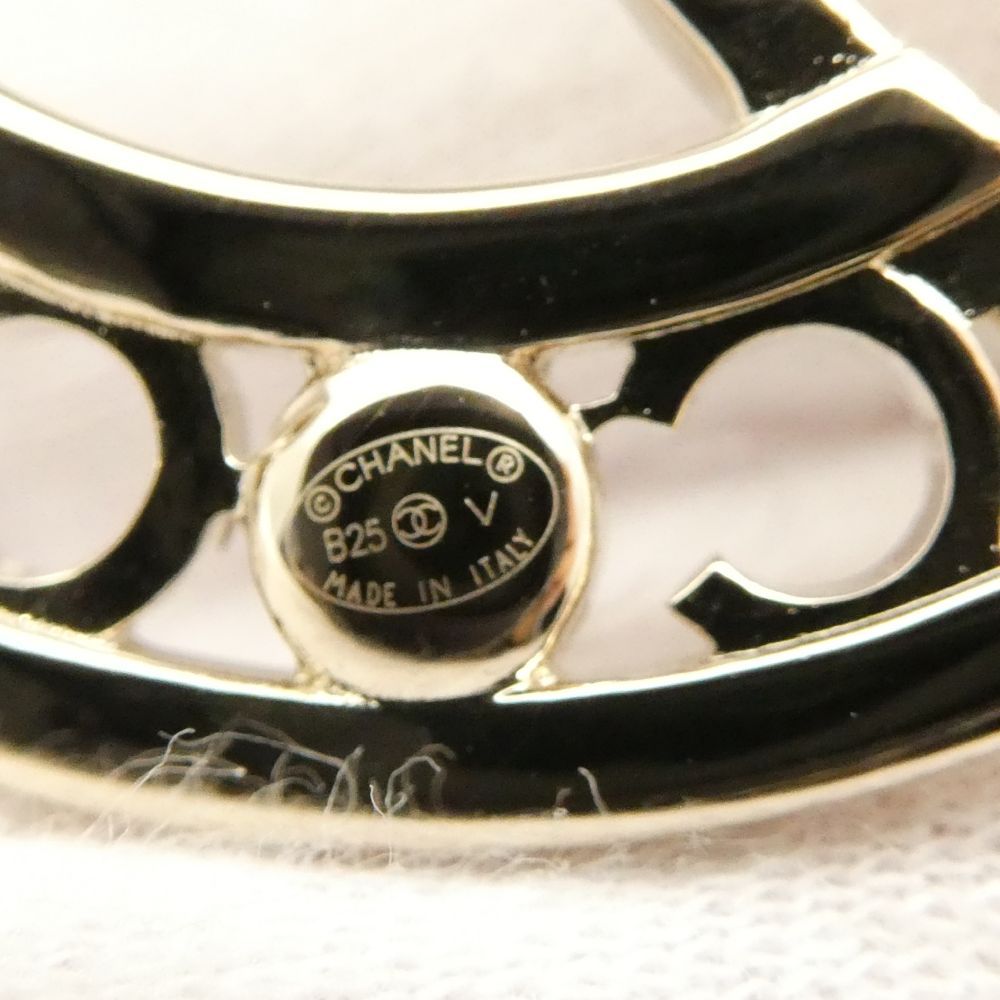 Chanel Brooch Pin CC Logo Pearl Stone — view 8