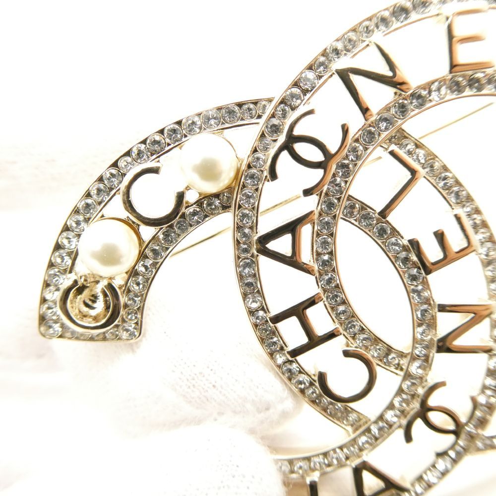 Chanel Brooch Pin CC Logo Pearl Stone — view 5