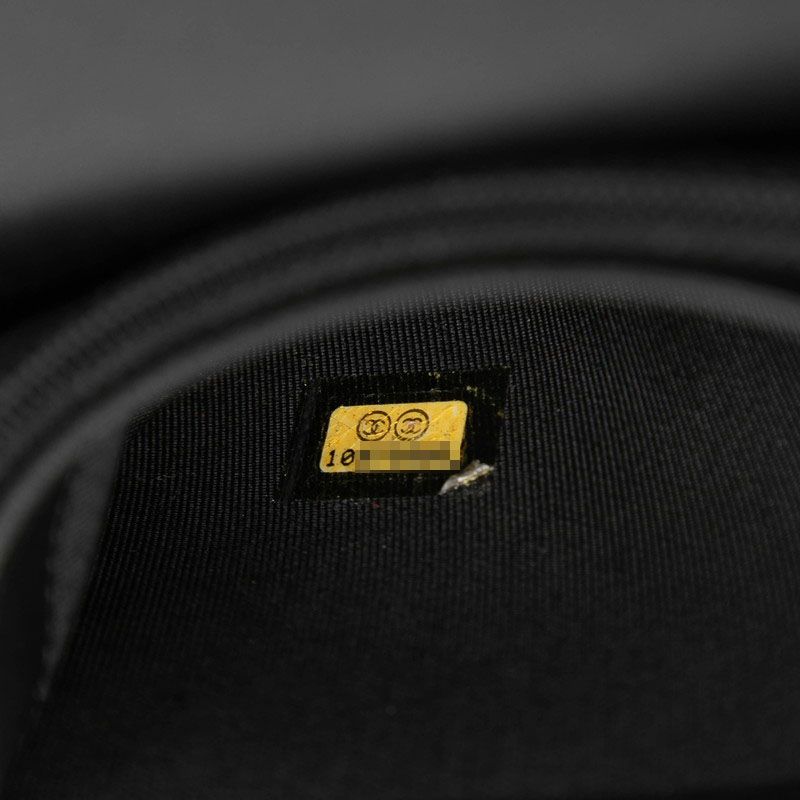 Chanel Stitch CC Logo Bifold Wallet Black Lambskin — view 6