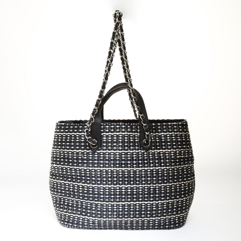 Chanel Handbag Straw Tote CC Logo — view 2