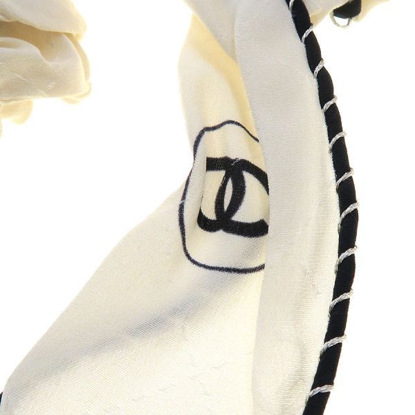Chanel Shoulder Bag Silk — view 4