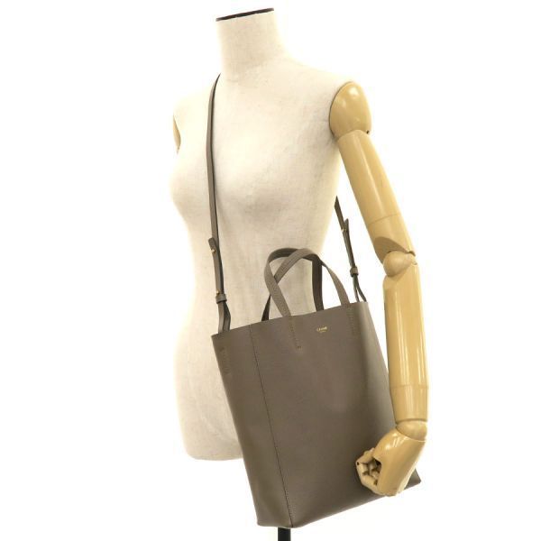 Celine Vertical Cabas Small — view 9