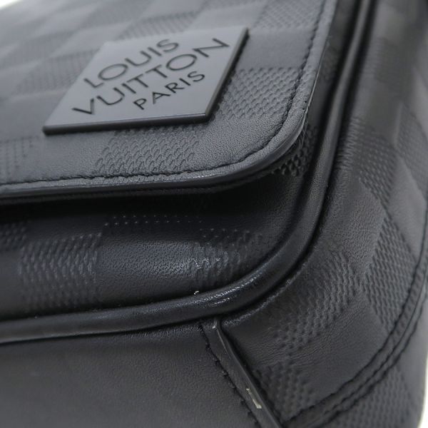 Louis Vuitton Damier Infini District PM — view 3