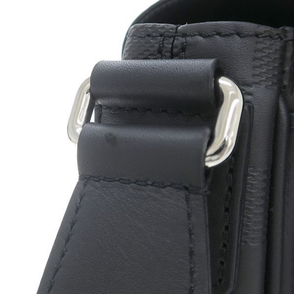 Louis Vuitton Damier Infini District PM — view 4