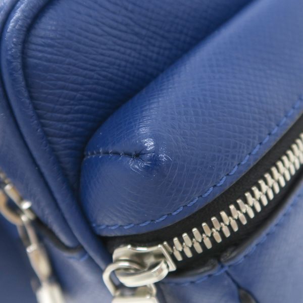 Louis Vuitton Taiga Bum Bag Outdoor — view 6
