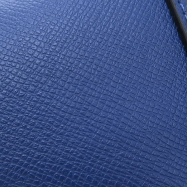 Louis Vuitton Taiga Bum Bag Outdoor — view 8